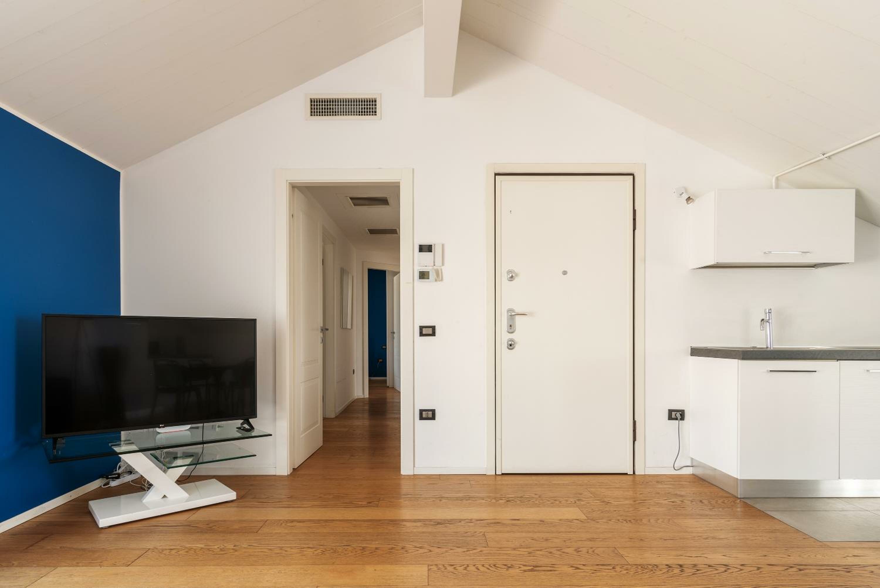 Фото Easyhomes - Brera Luxury Suites