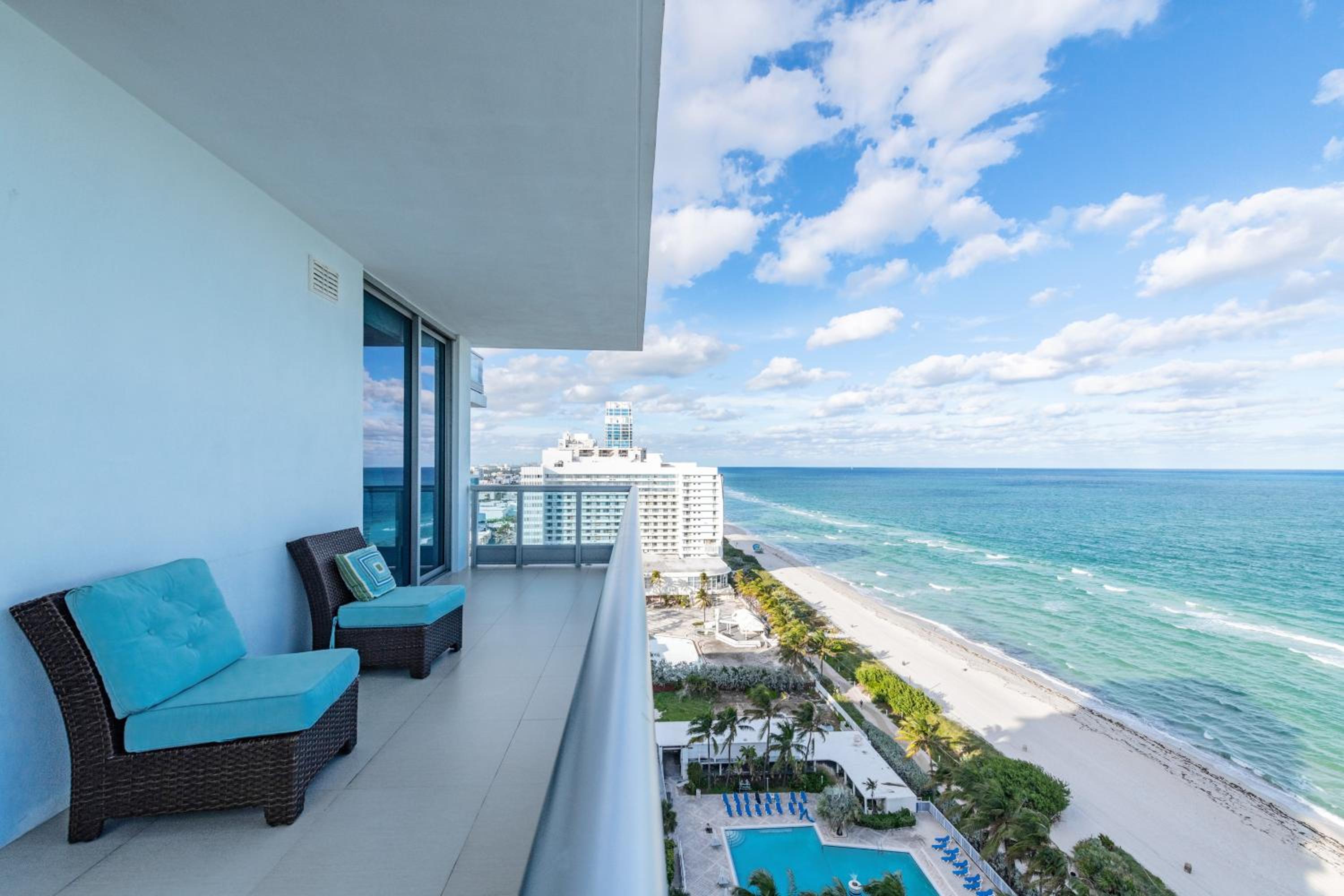 Фото Churchill Suites Monte Carlo Miami Beach