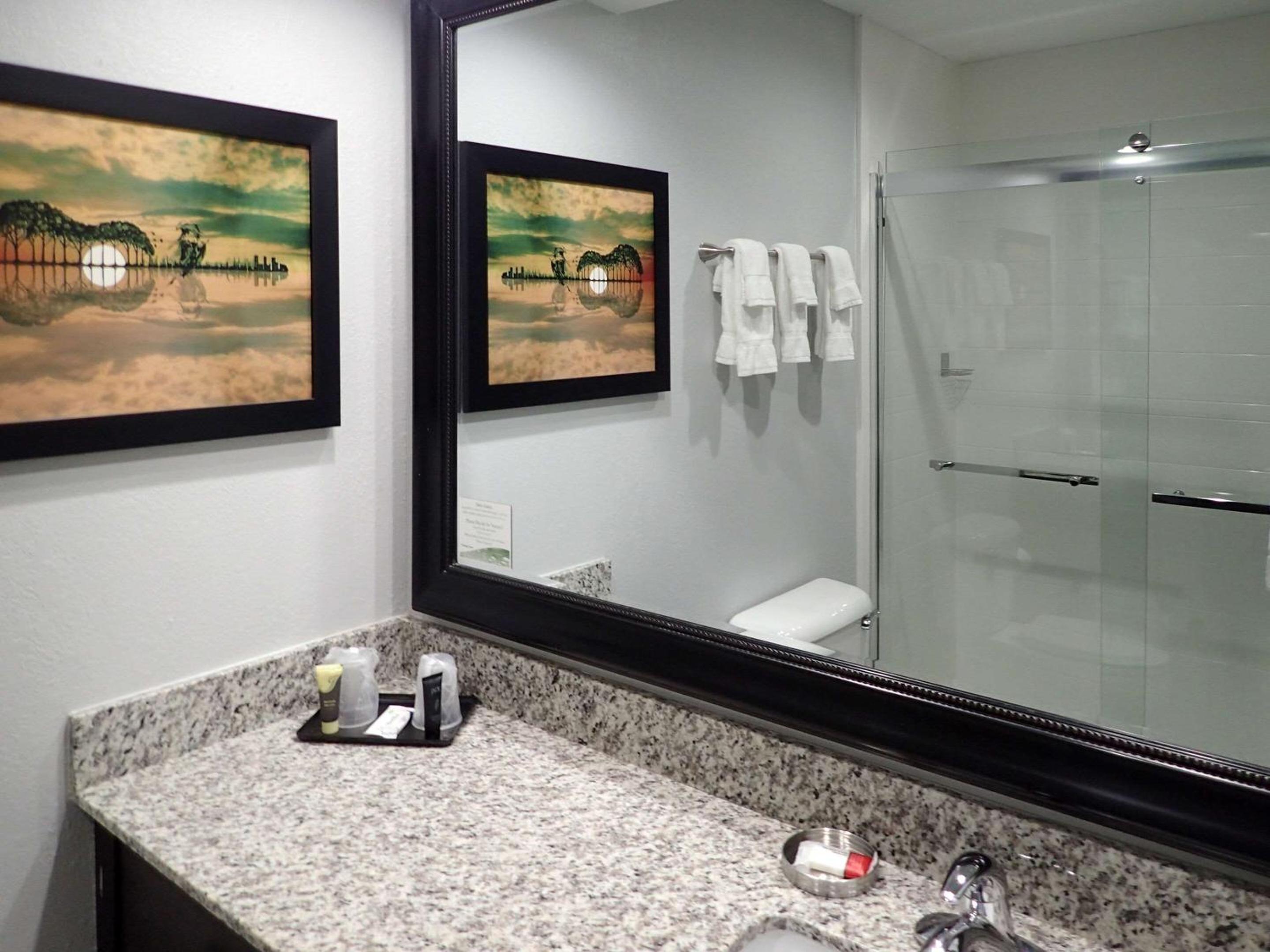 Фото Brentwood Suites