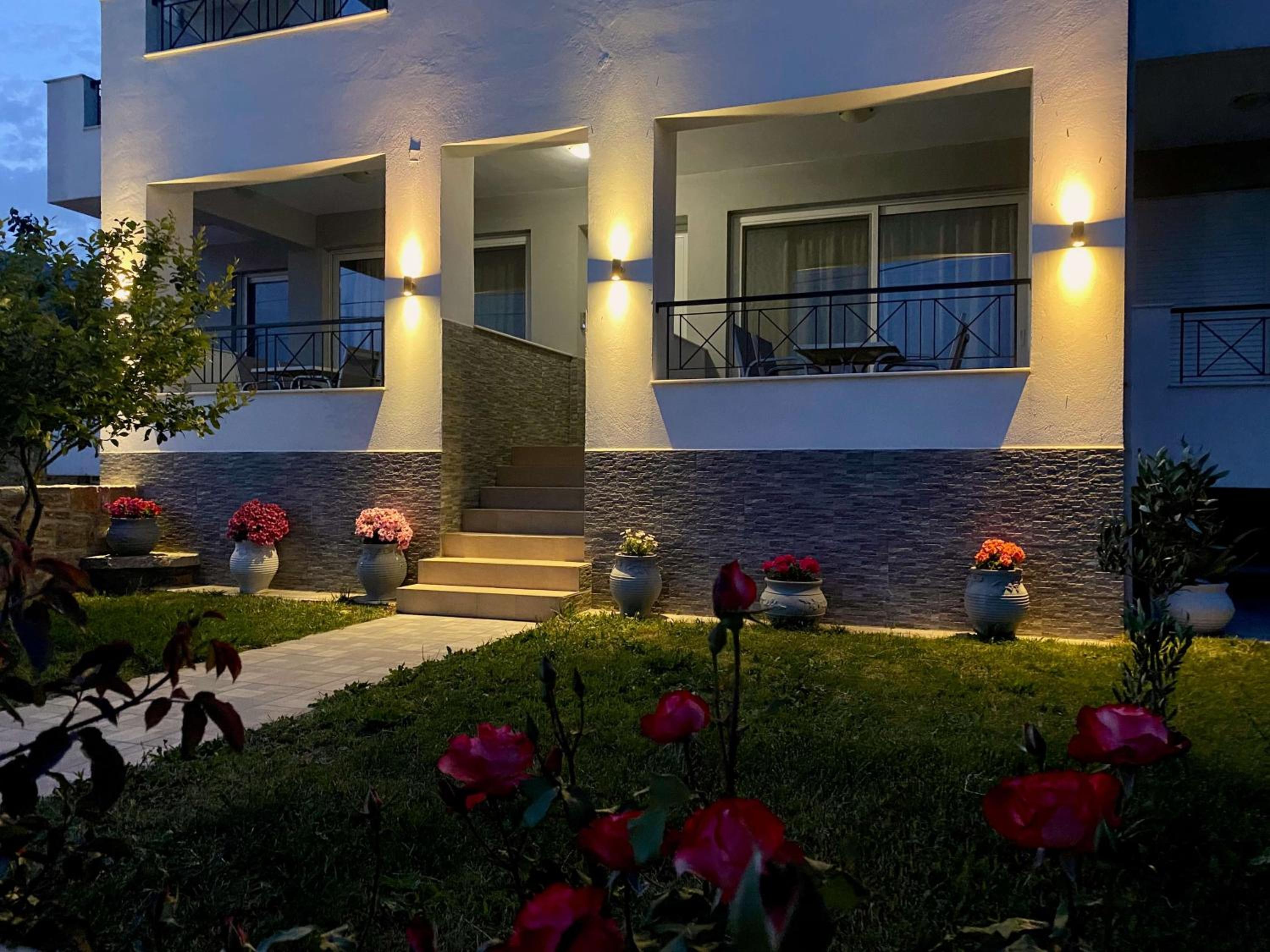 Фото Manolis Apartments