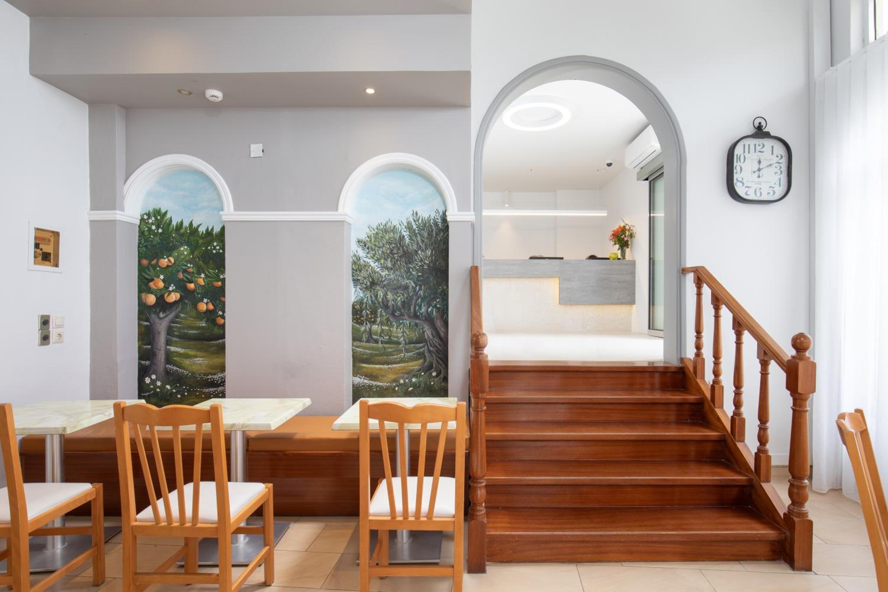 Фото Bella Vista Beach Hotel and Studios