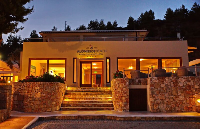Гостиница Alonissos Beach Bungalows & Suites Hotel