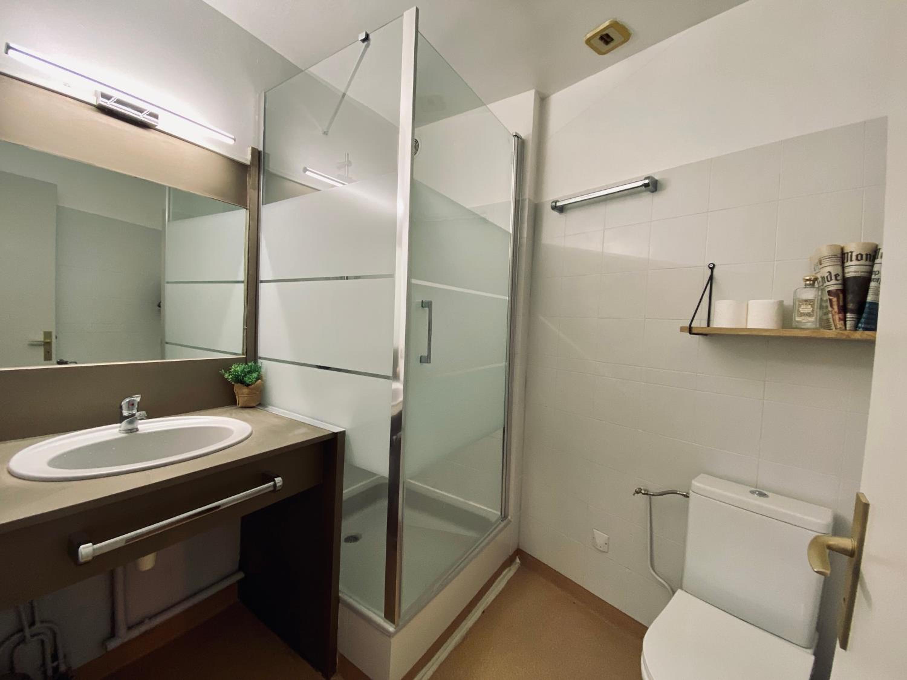 Фото Hotel Le Midi Clermont-Cournon