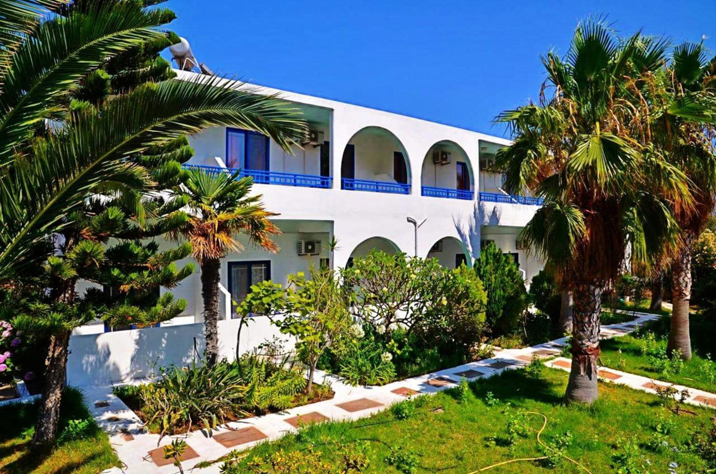 Фото Nitsas Hotel Apartments