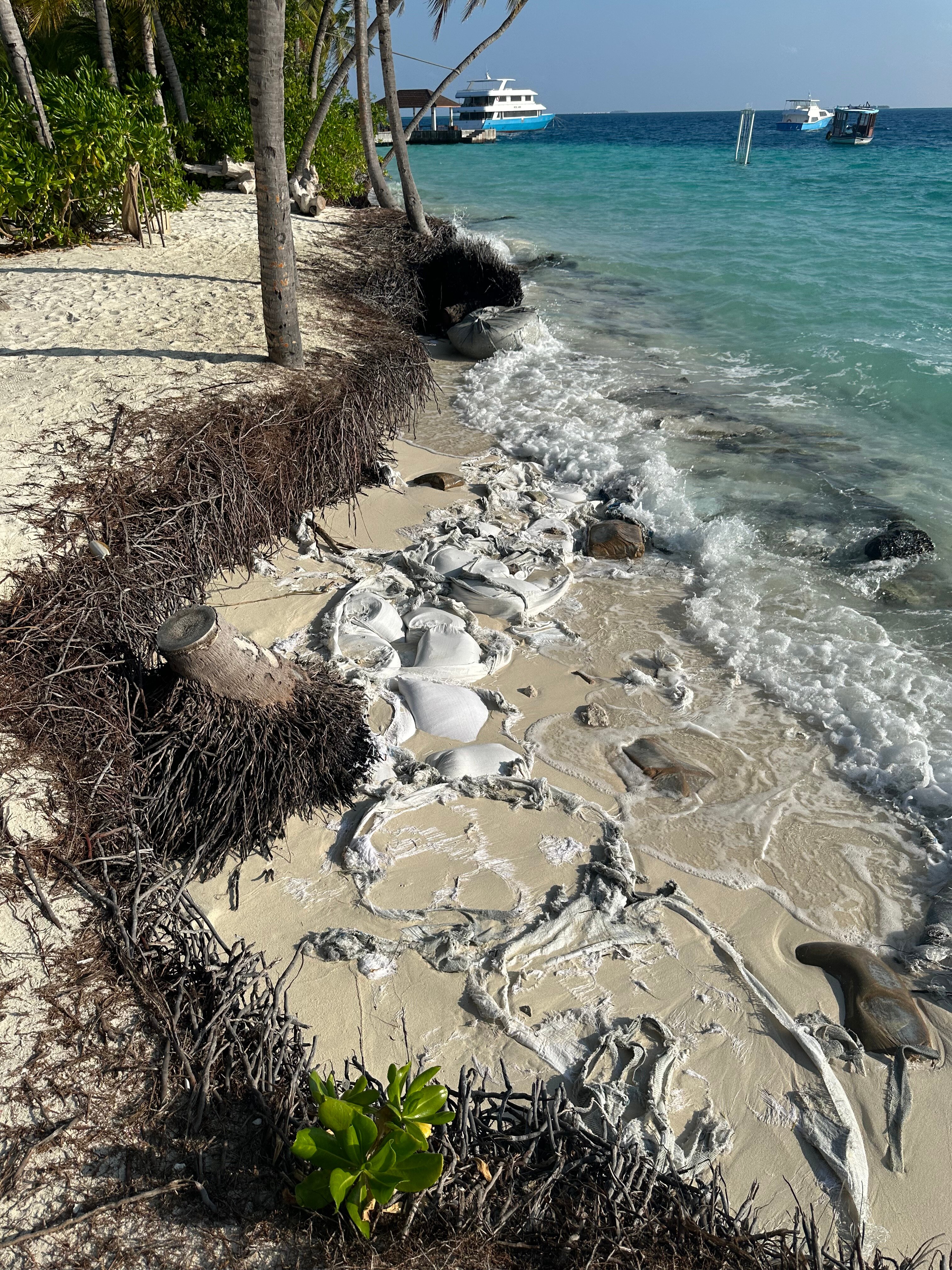 Фото Fiyavalhu Resort Maldives