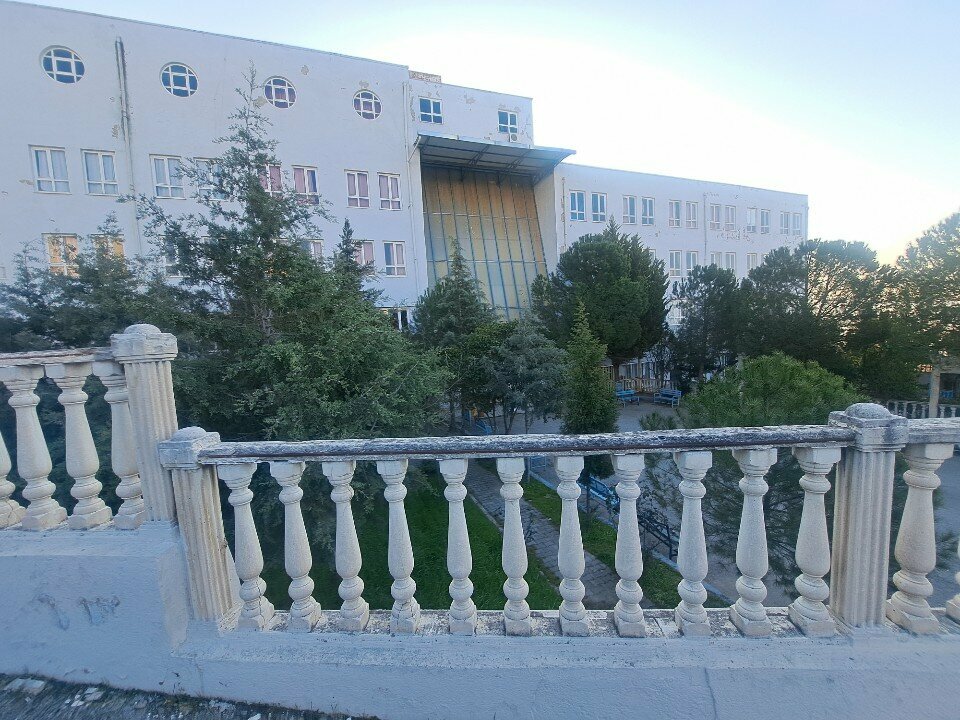 Primary school Sehit Onbasi Ali Guner Yesilbag Elementary School, Izmir, photo