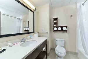 Гостиница Hampton Inn & Suites Des Moines Downtown