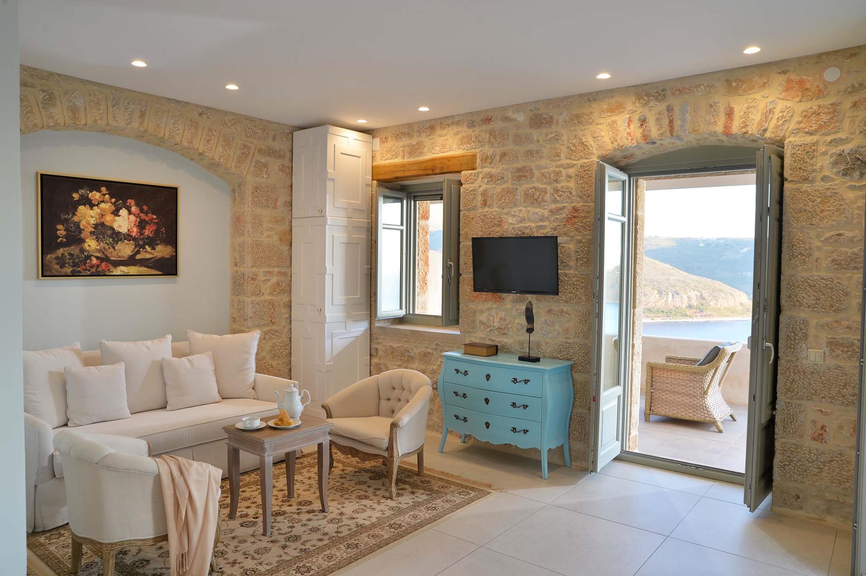 Фото Akrolithi Boutique Hotel