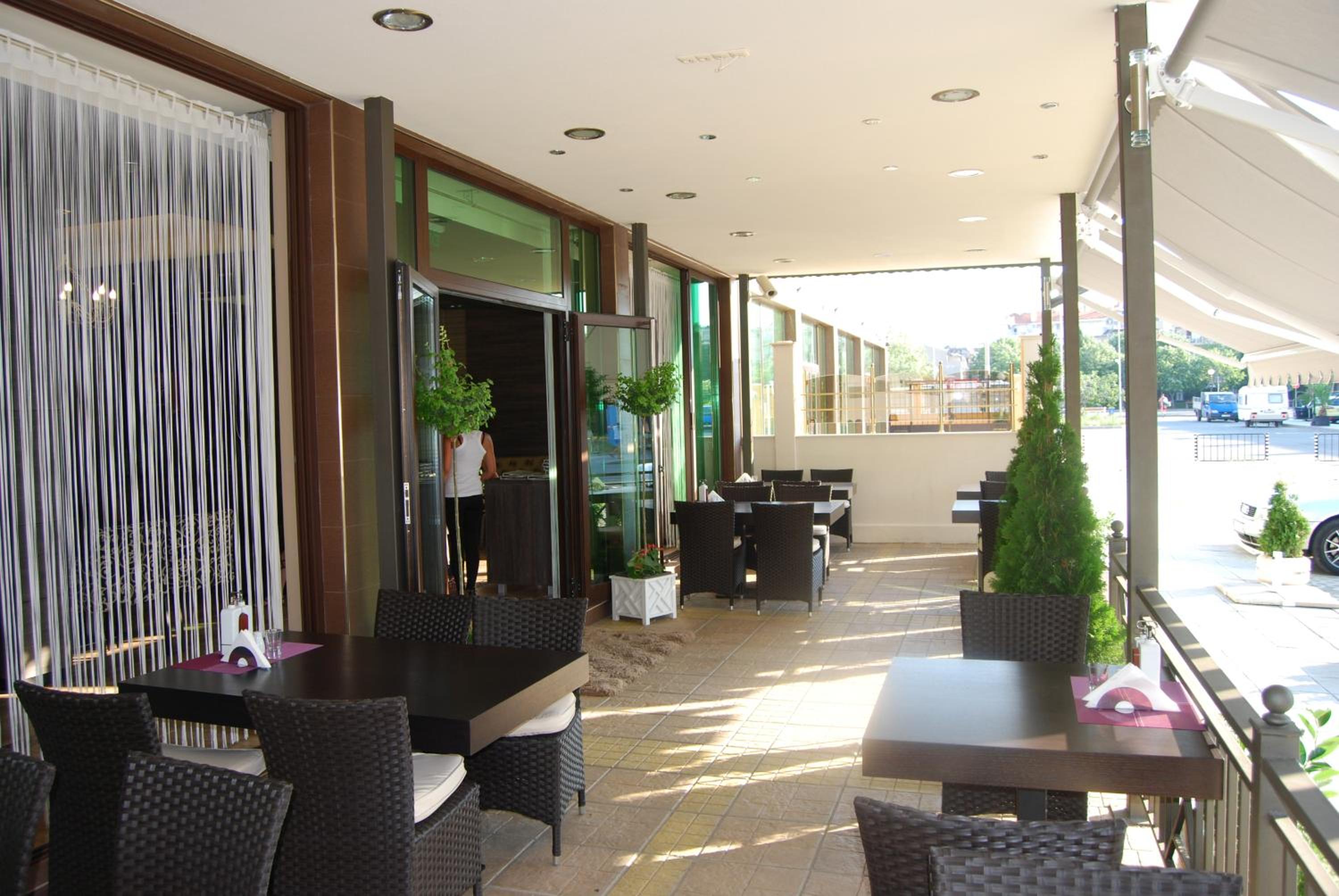 Фото Централ Плаза Поморие