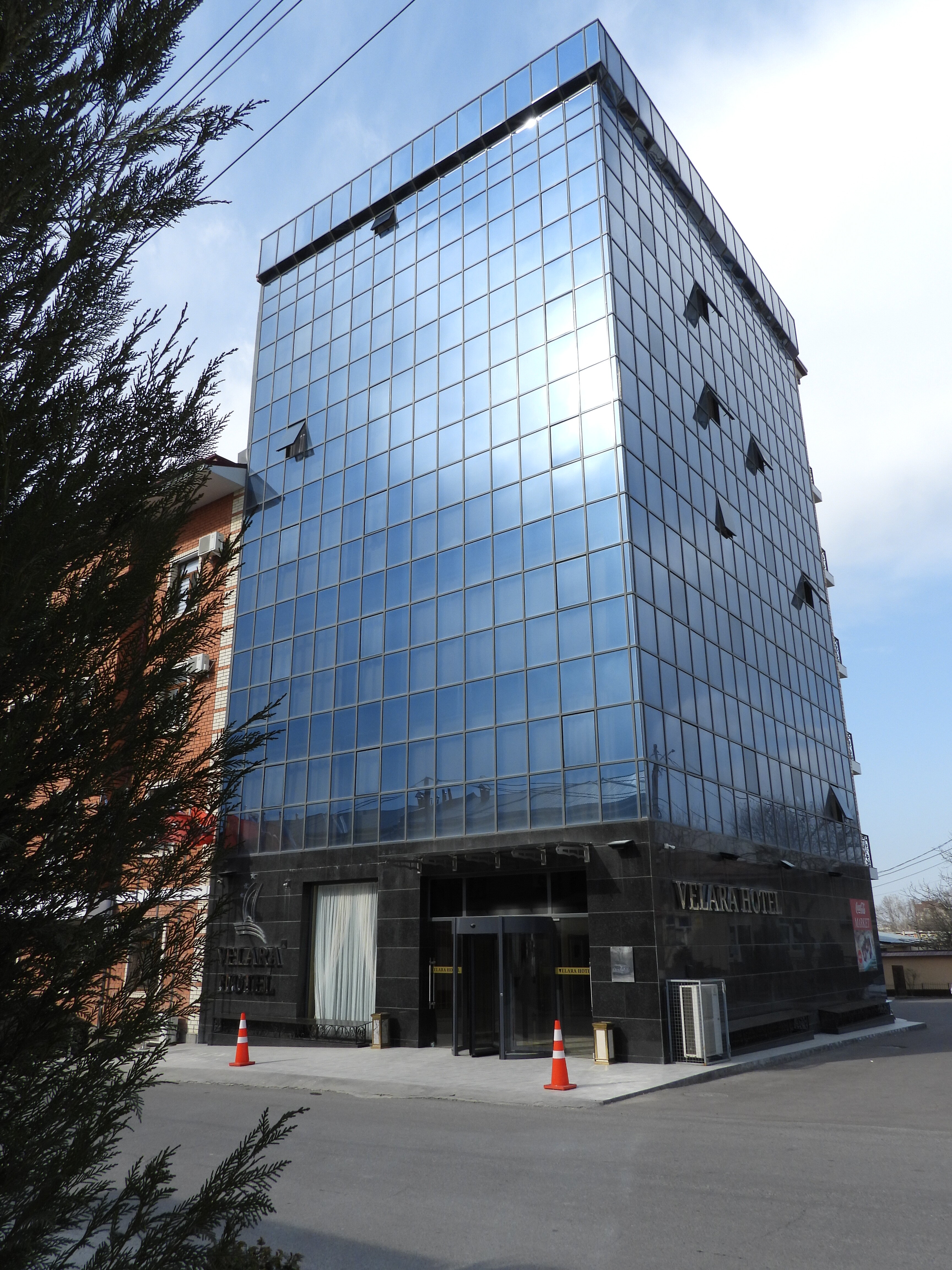 Фото отеля 1