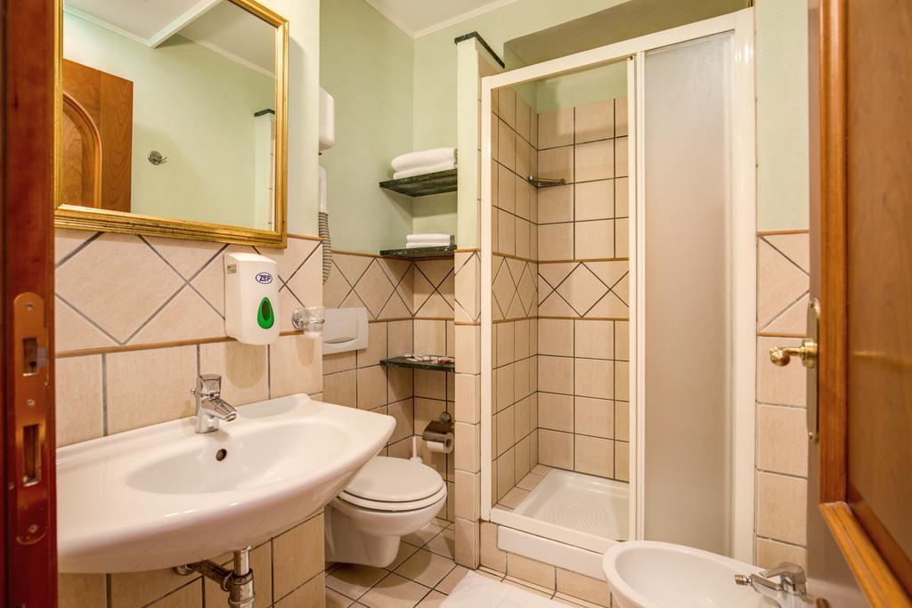 Фото Hotel Montreal