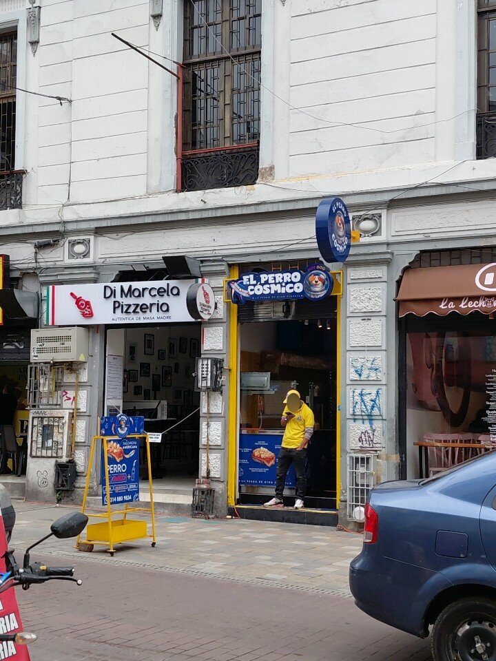 Cafe El perro cosmico, Bogota, photo