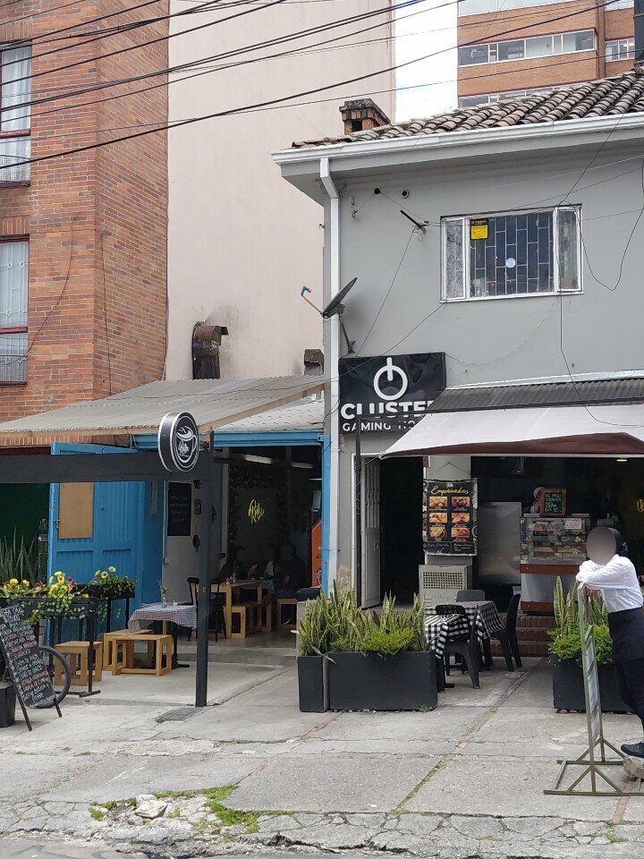 Computer club Cluster gaiming house, Bogota, photo