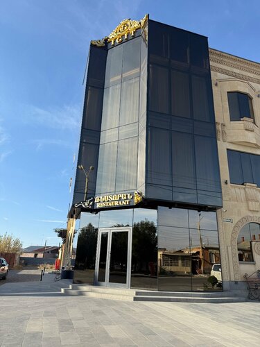 Porno bekasi birinchi shaxs