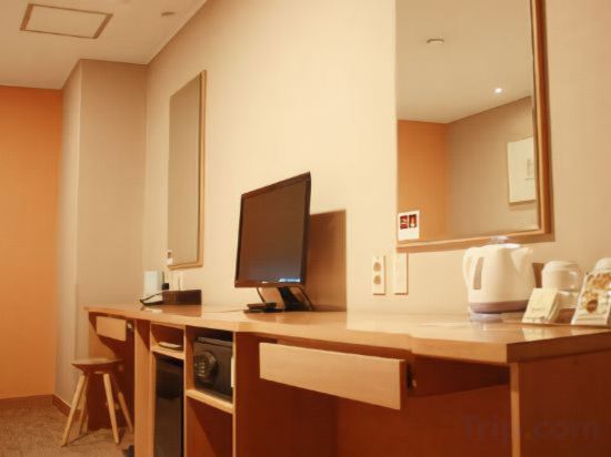 Фото Hotel Skypark Myeongdong III