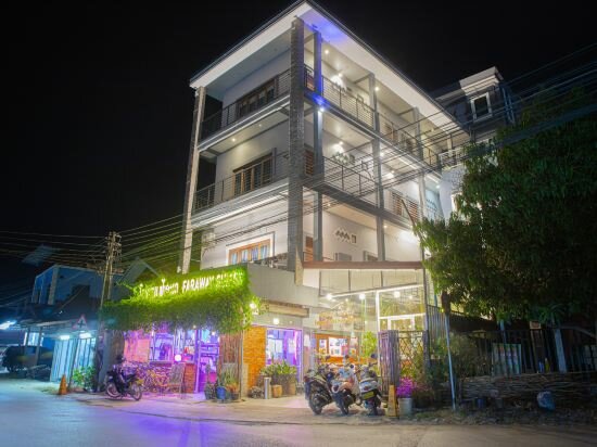 Фото Faraway Suites - Hostel