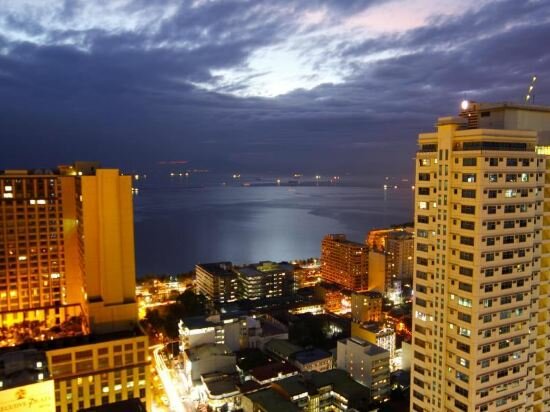 Hotel Regency Grand Suites, Manila, photo