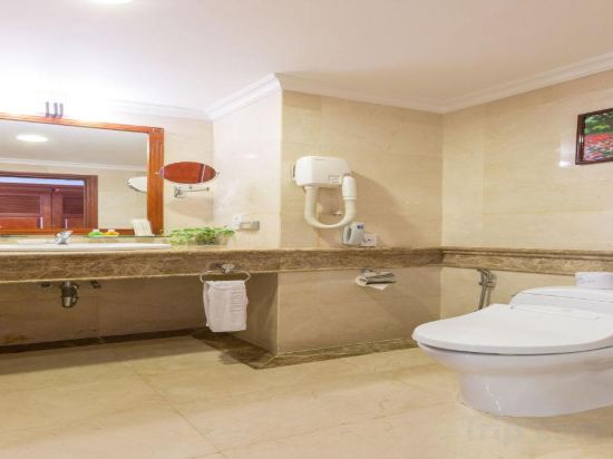 Фото First Hotel