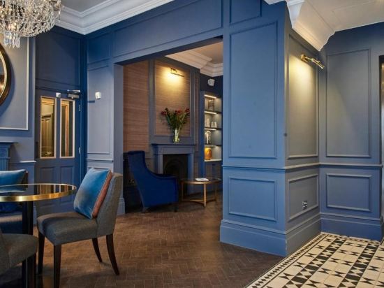 Фото Tophams Hotel