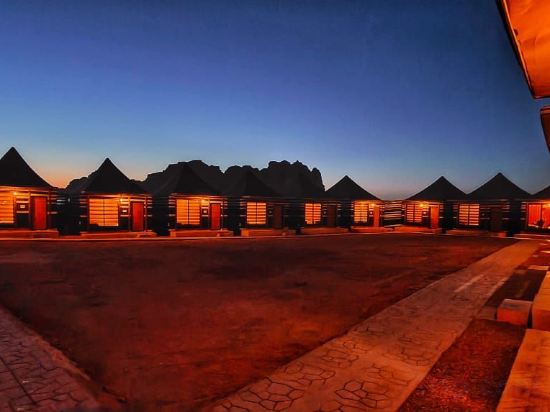 Фото Hasan Zawaideh Camp