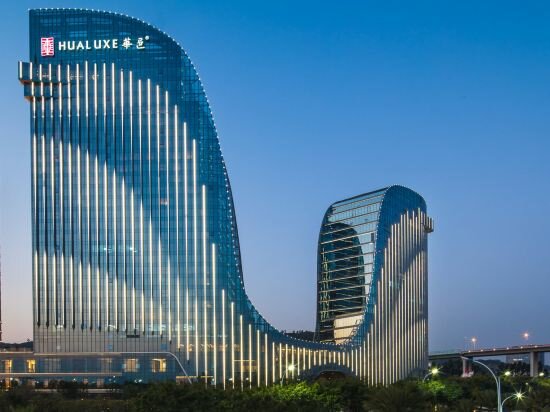 Фото Hualuxe Xiamen Haicang Harbour View, an Ihg Hotel