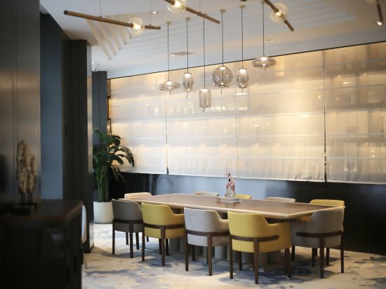 Фото Voco Xi'an Etdz, an Ihg Hotel