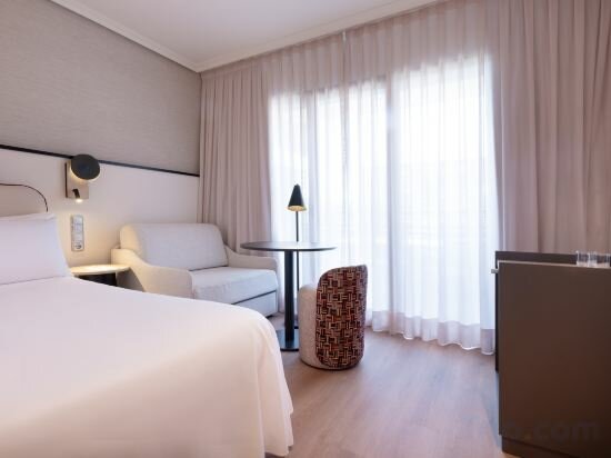 Фото Hotel Madrid Alameda Aeropuerto Affiliated by Melia
