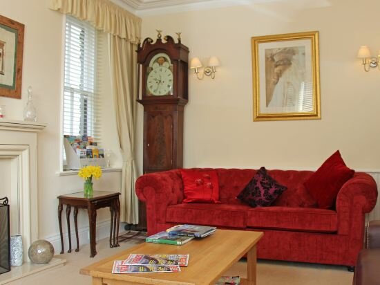 Фото St John's Lodge