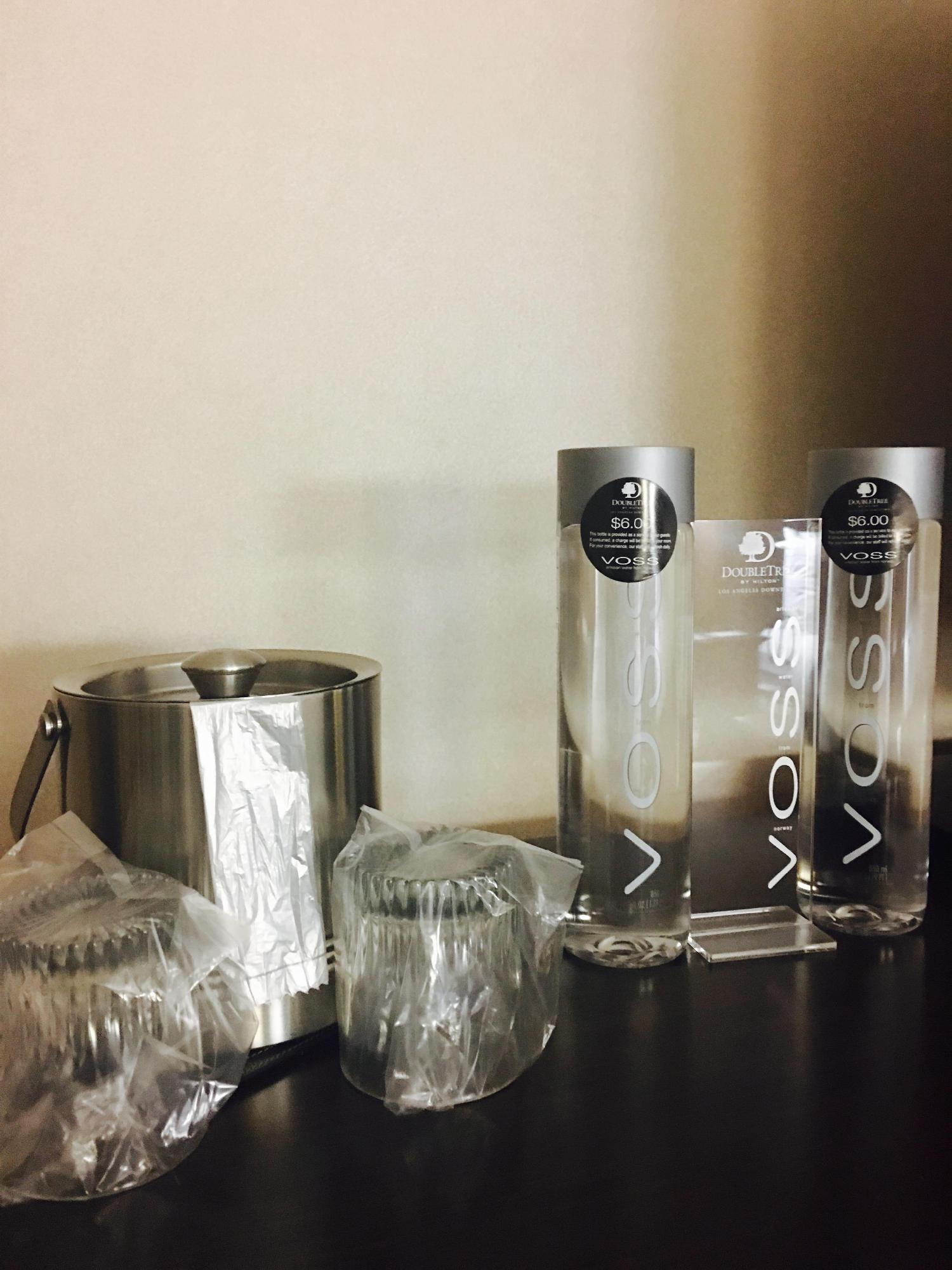 Фото DoubleTree by Hilton Hotel Los Angeles Downtown