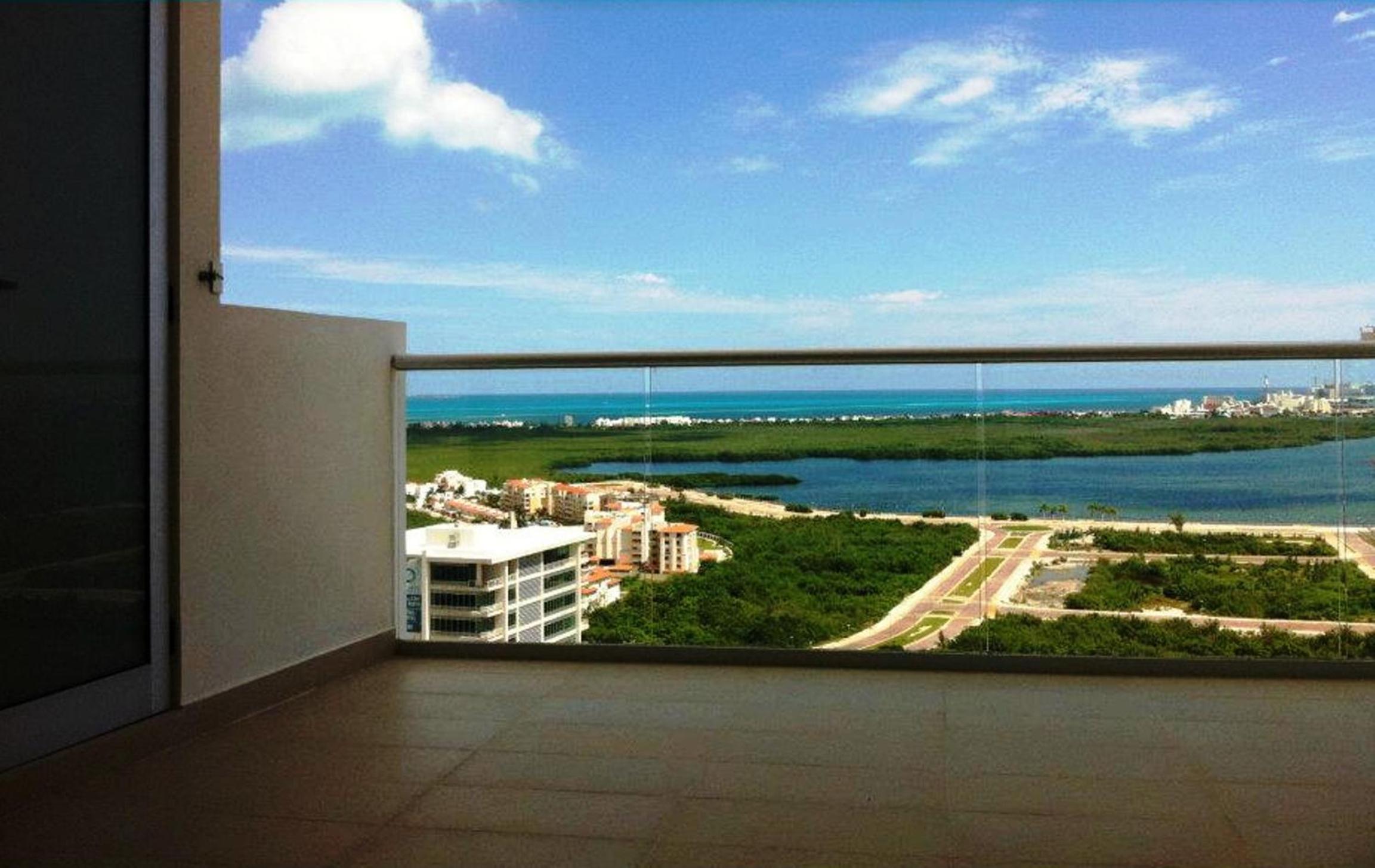 Фото Suites Malecon Cancun Torre Vancouver