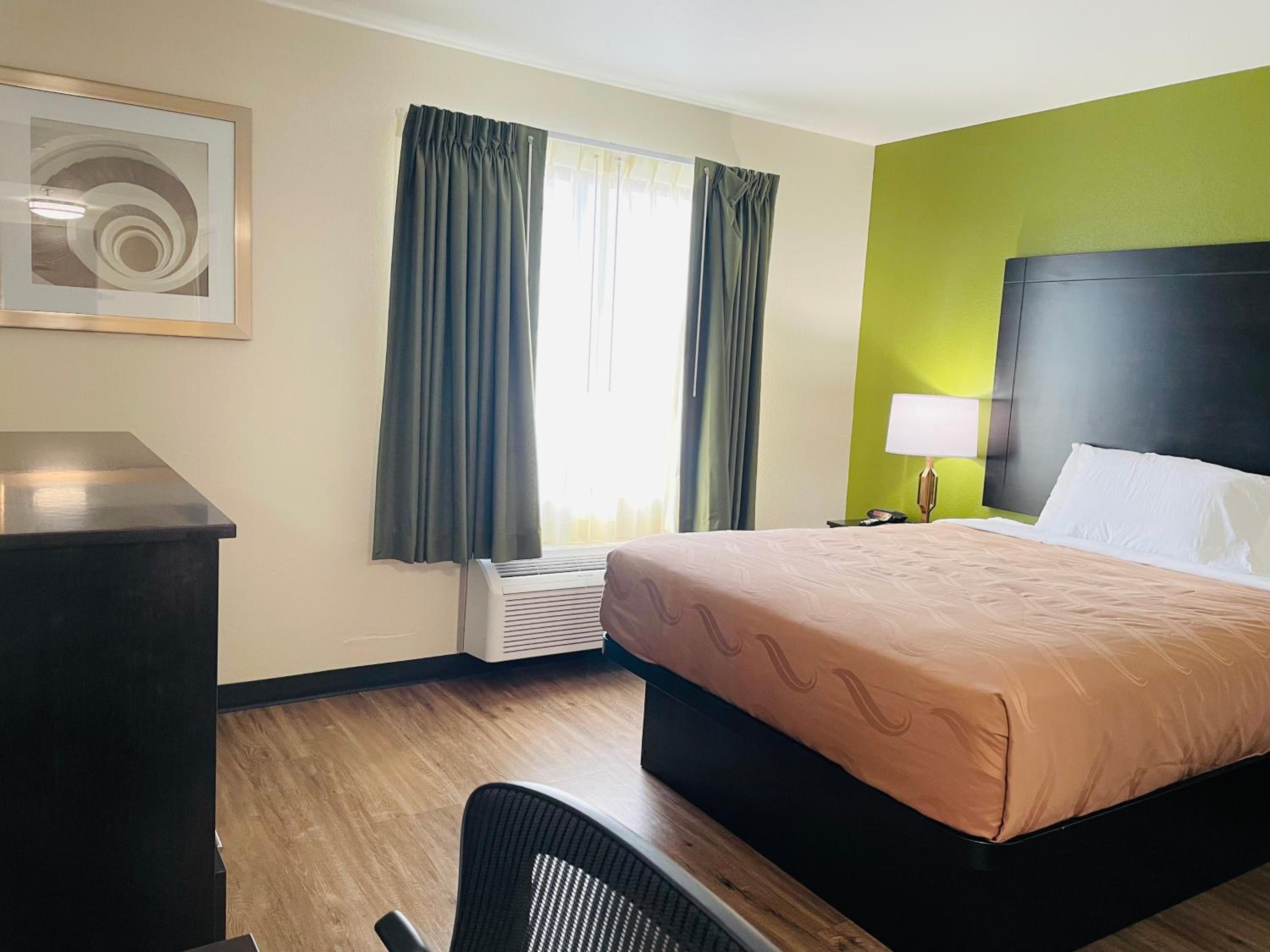 Фото Quality Inn & Suites Lake Charles South