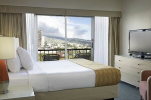 Гостиница Coconut Waikiki Hotel