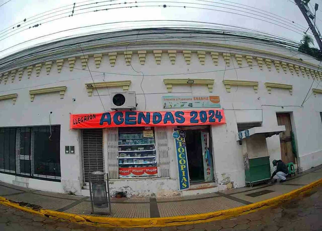 Bookstore Bookstore and Stationery Sharpie, Santa Cruz de la Sierra, photo