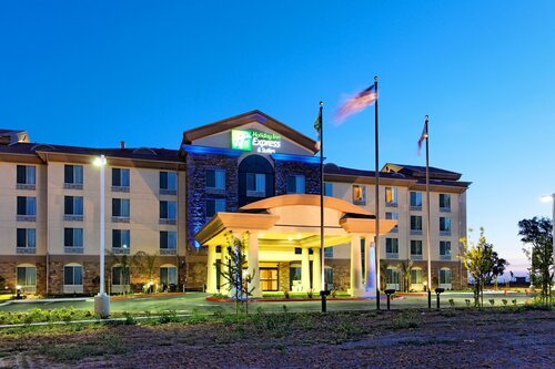 Гостиница Holiday Inn Express Hotel & x26; Suites Fresno Northwest-herndon