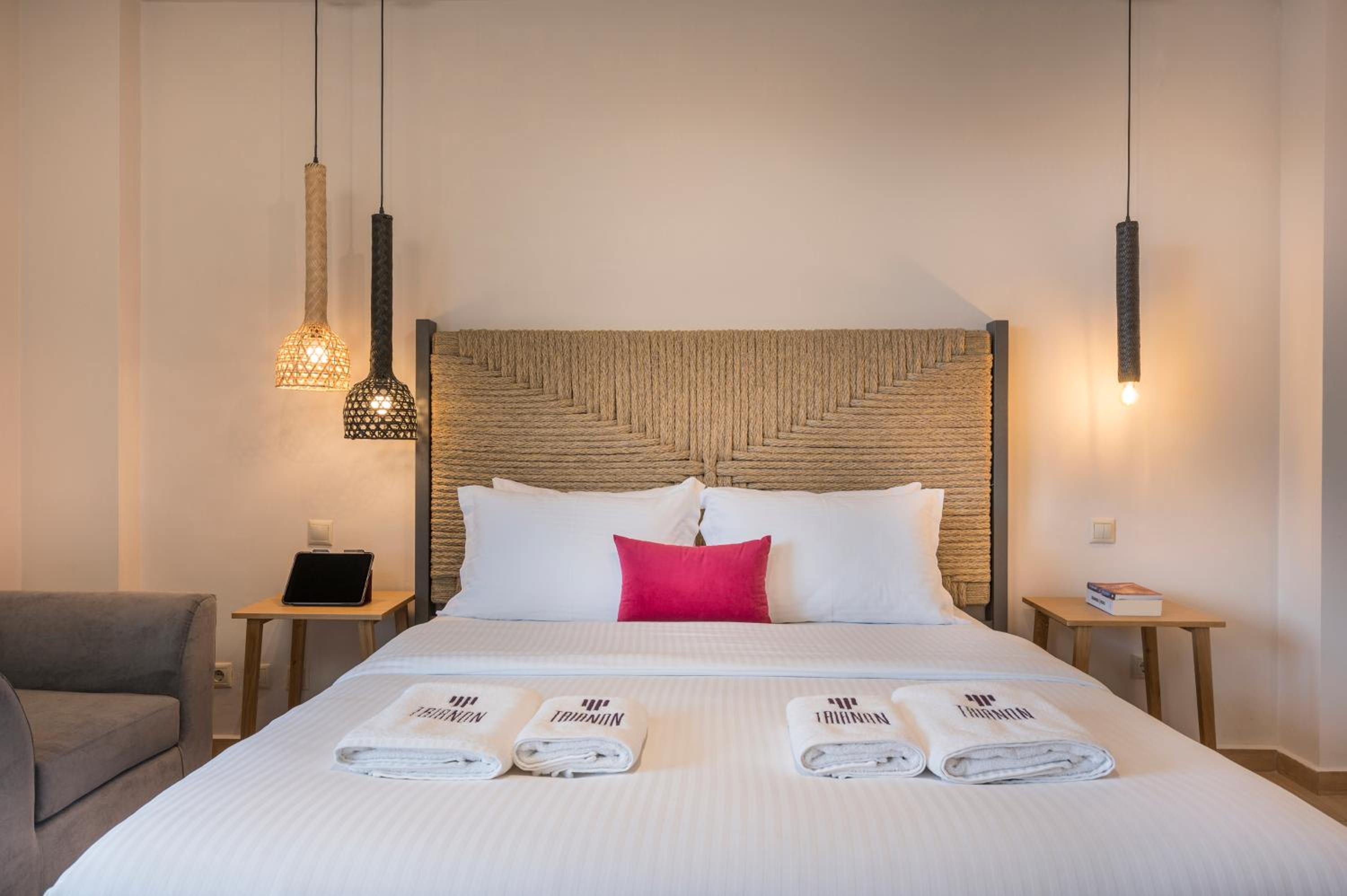 Фото Trianon Luxury Apartments & Suites