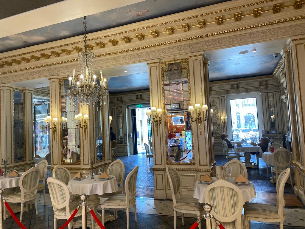 مقهى Café Pouchkine Qatar ، الدوحة، صورة