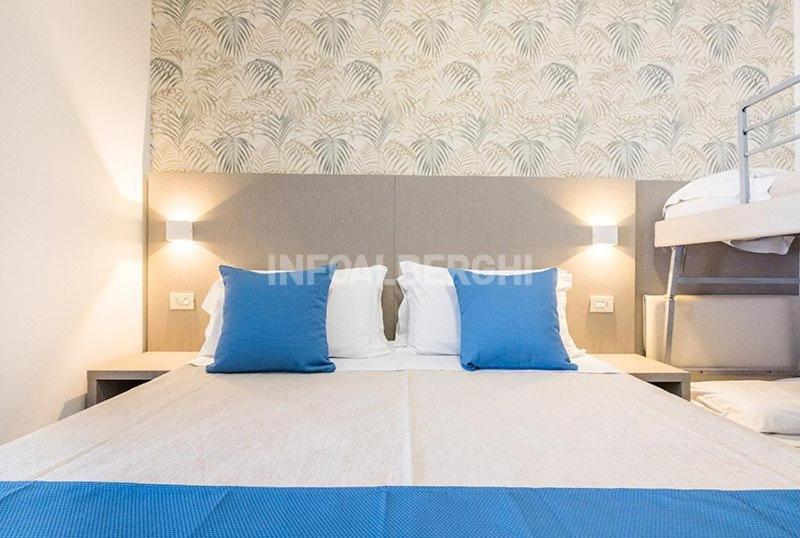 Фото Hotel Christian