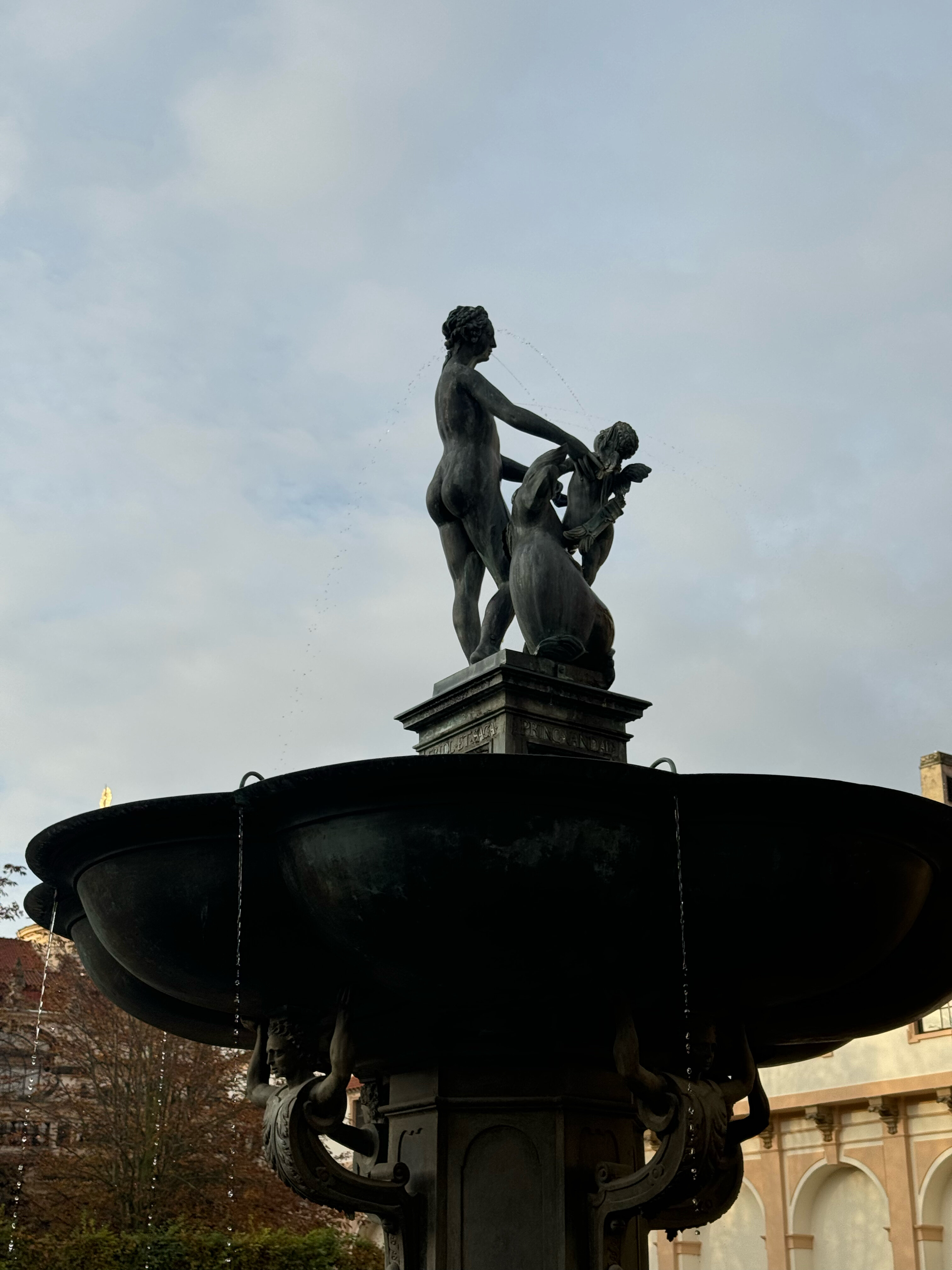 Фото Hotel Three Storks