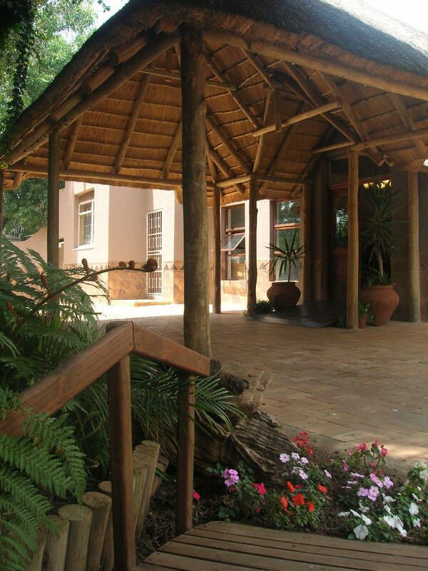 Гостиница African Tribes Guest Lodge & Conference в Кемптон-Парке
