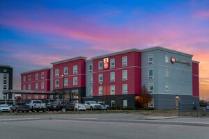Гостиница Best Western Plus Airport Inn Suites