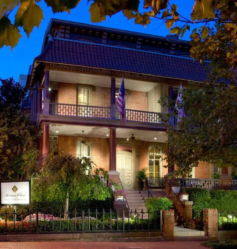 Гостиница Morrison Clark Historic Inn в Вашингтоне