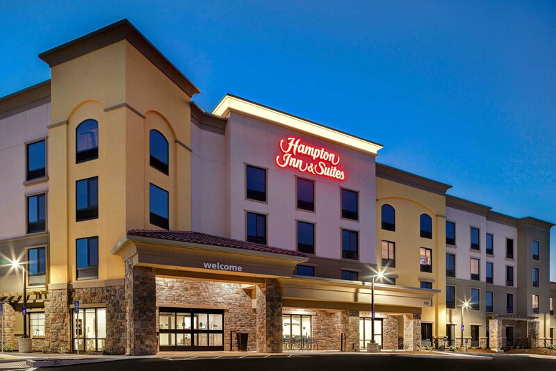 Гостиница Hampton Inn & Suites Marina в Марине