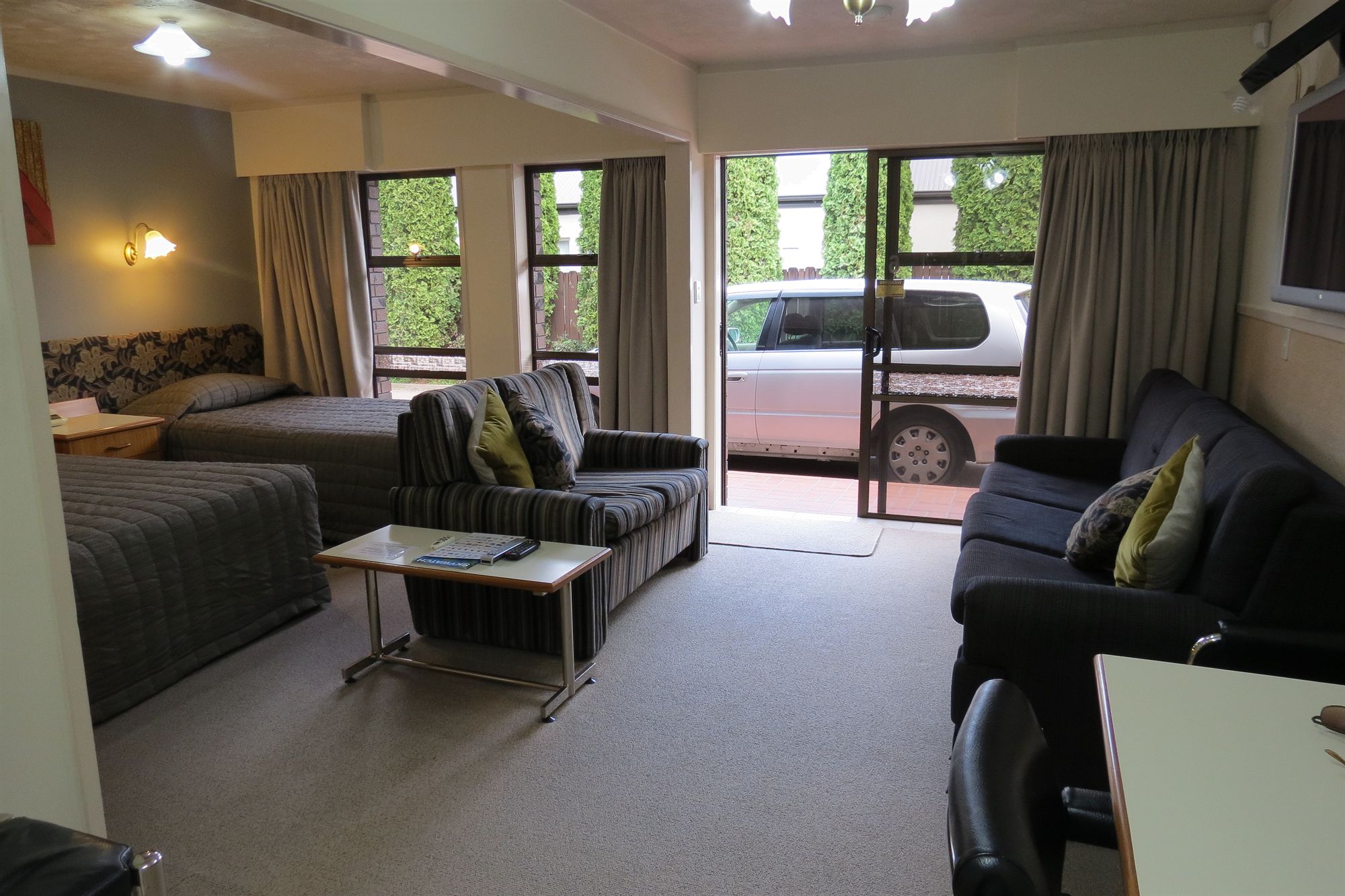 Фото Beetham Park Motel