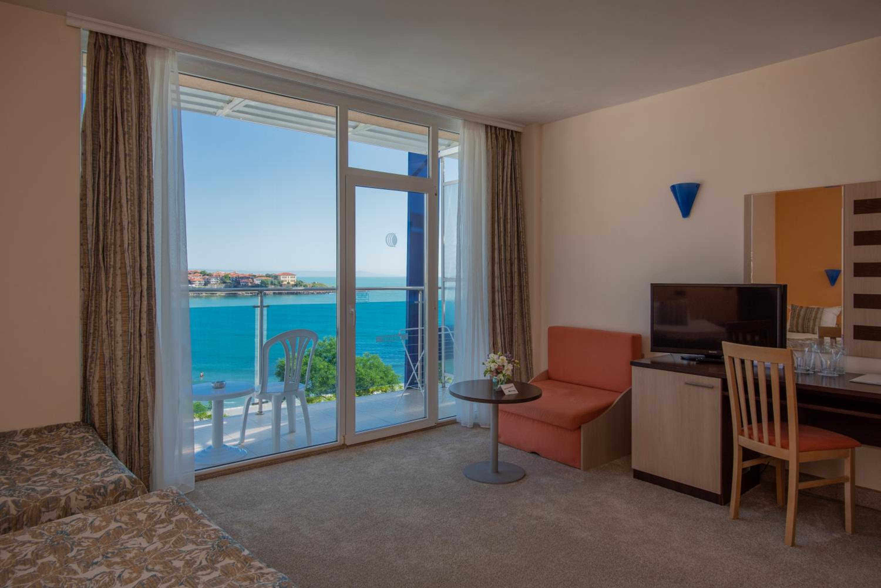 Фото Селена