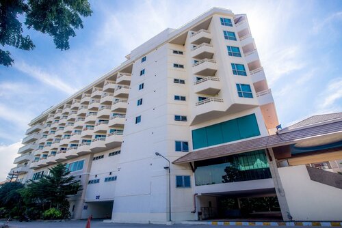 Гостиница Sea Breeze Jomtien Resort в Паттайе