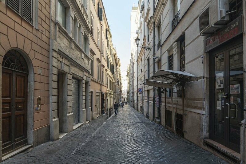 Апартаменты VIA degli Avignonesi в Риме