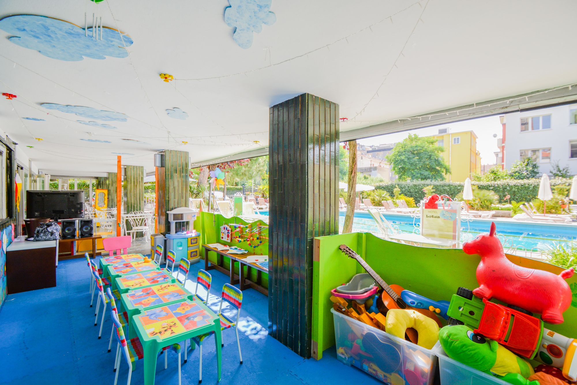 Фото Hotel Lotus