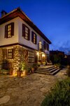 Güllü Konakları