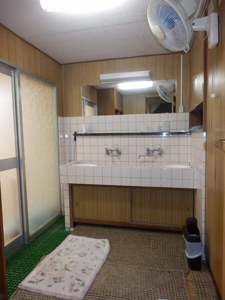 Фото Kikunoya Ryokan