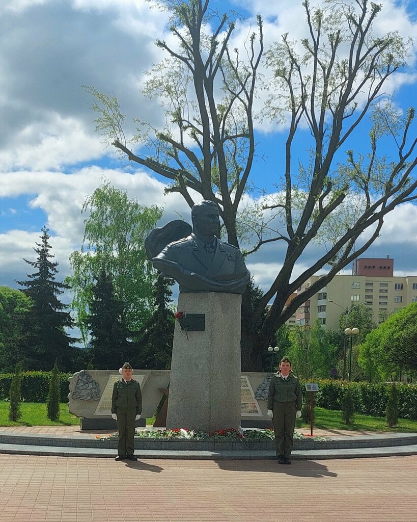 Памятник, мемориал И.И. Якубовский, Минск, фото